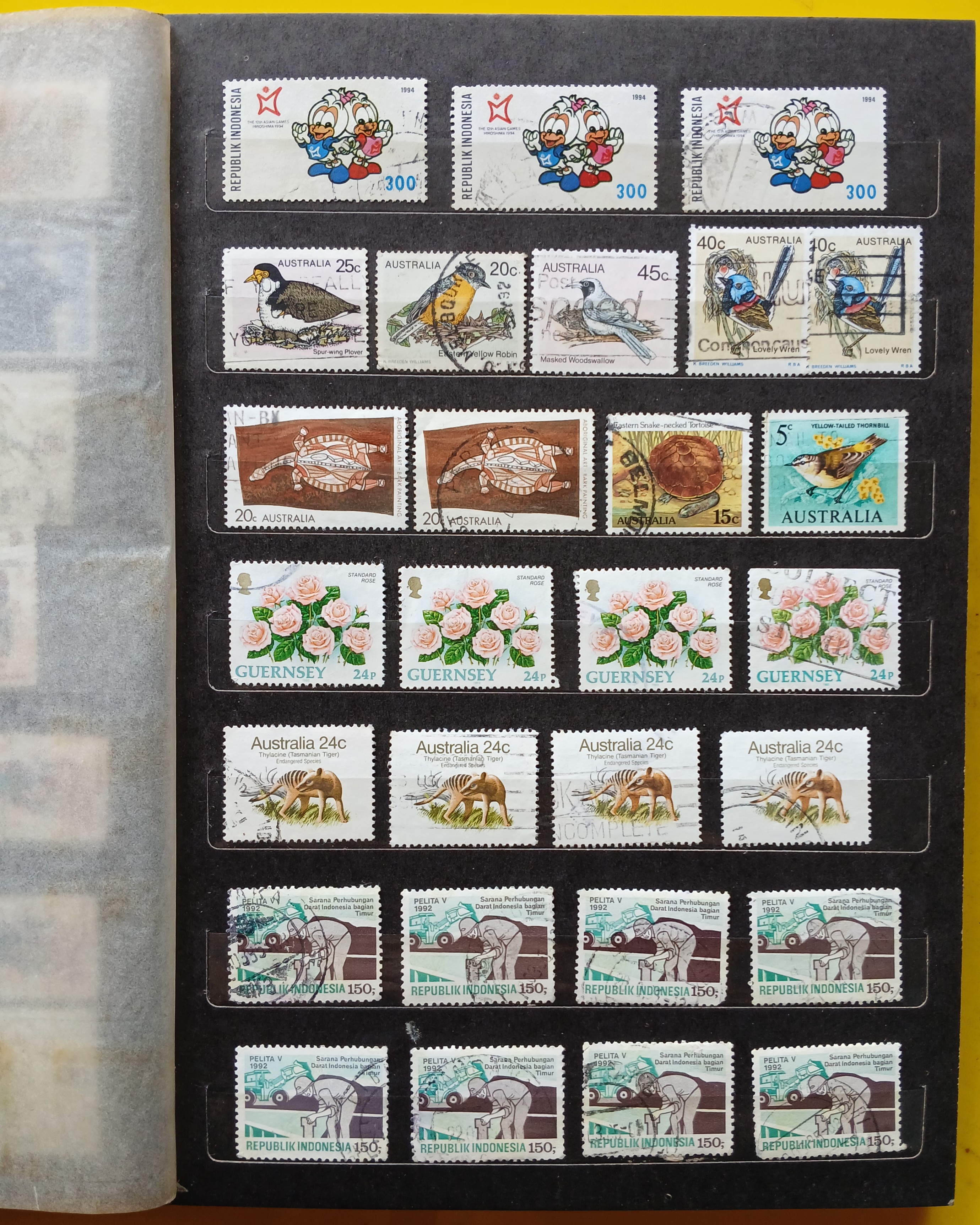 s3449-แสตมป์ต่างประเทศ พร้อมสมุด รวม 14 หน้า / 417 ดวง +โปสการ์ด ติดแสตมป์ต่างประเทศ ใช้แล้ว 4 ใบ +ซองส่งจริง ต่างประเทศส่งมาไทย 4 ซอง