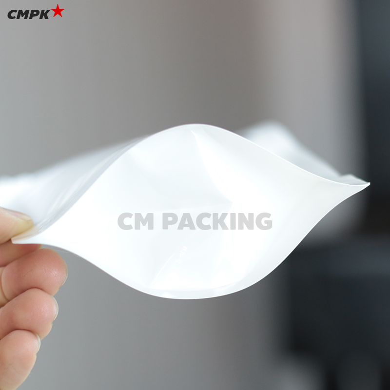 ถุงใส่น้ำ ขนาด 500 mL (20ใบ) แบบฝาเกลียว ติดจุก ถุงรีฟิล สีขาว ตั้งได้