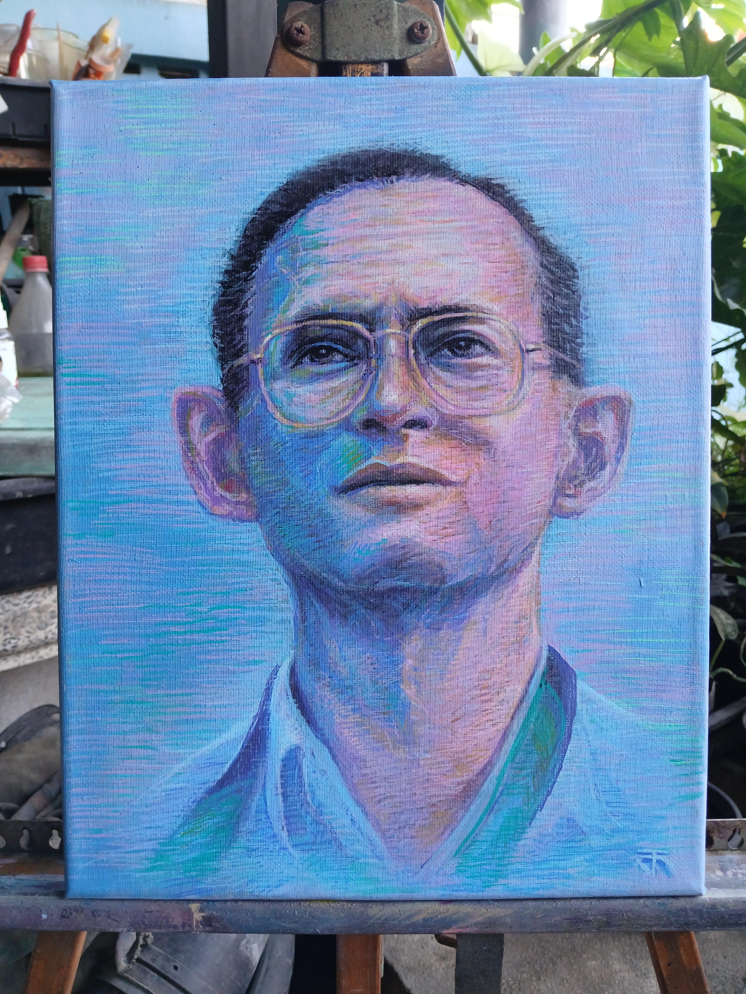 ภาพวาด ในหลวง รัชกาลที่ 9 สีอะครีลิคและวาดเส้นปากกาอะครีลิค แนว colorful บนเฟรมผ้าใบ ขนาด 24 cm. x 29.5 cm.(ประมาณ a4) งานวาด มีชิ้นเดียว ไม่ใช่ภาพพิมพ์หรือโปสเตอร์