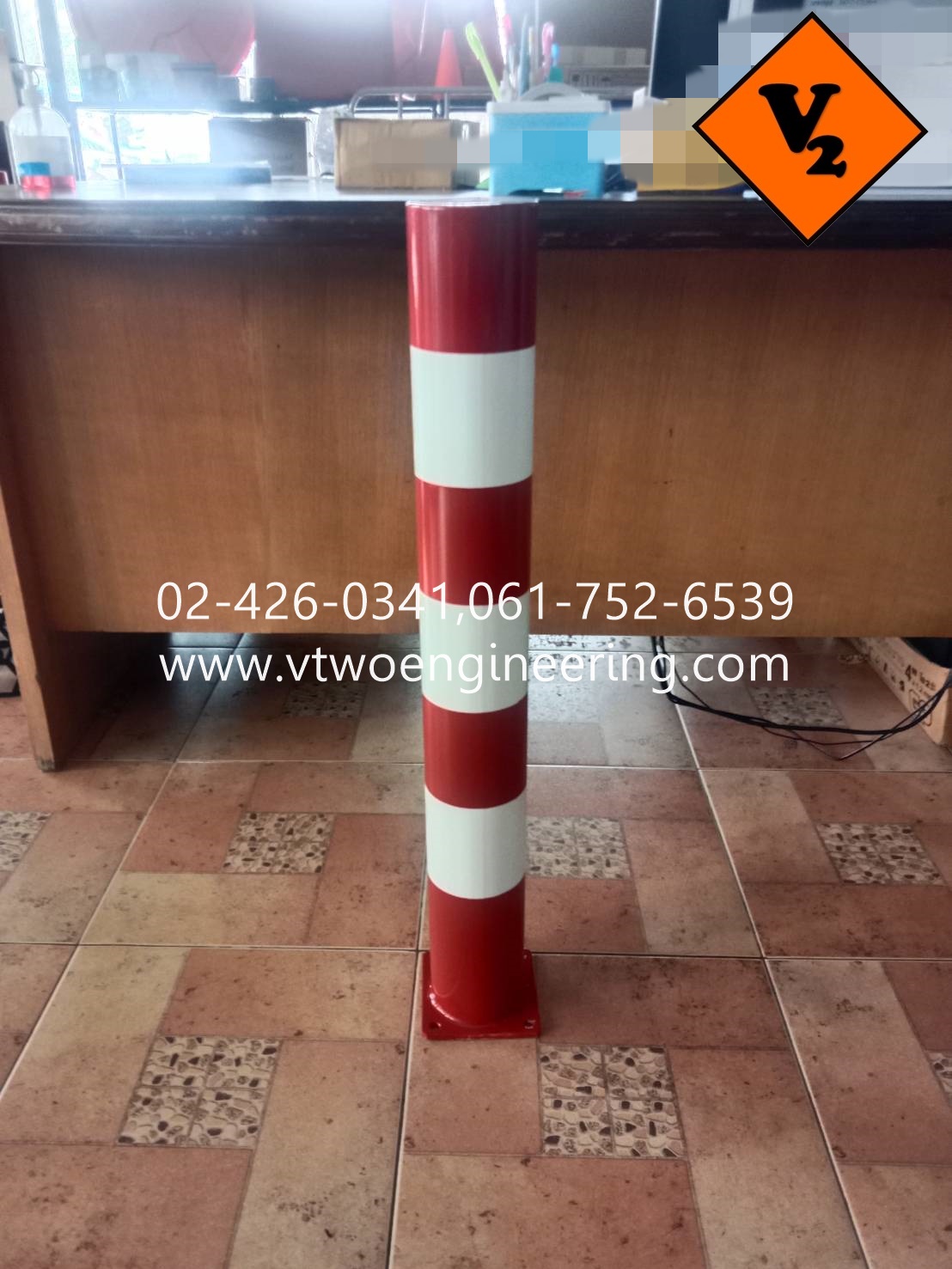 เสาเหล็กกันชน 4 นิ้ว สูง 80 ซม. สีขาวสลับแดง TB00037
