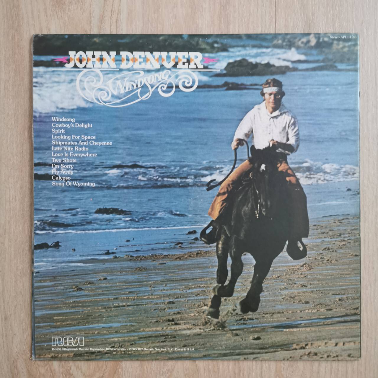 แผ่นเสียงมือสอง John Denver – Windsong (ปกVG++, แผ่นVG++) รบกวนอ่านรายละเอียดเกรดสภาพแผ่นก่อนสั่งซื้อ