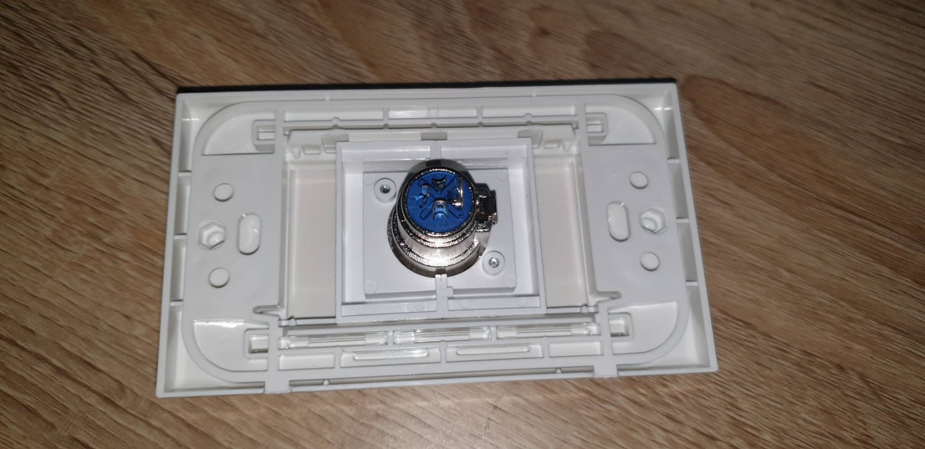 Wall plate XLR 1ช่อง (หน้ากากสีขาวขอบเงิน )