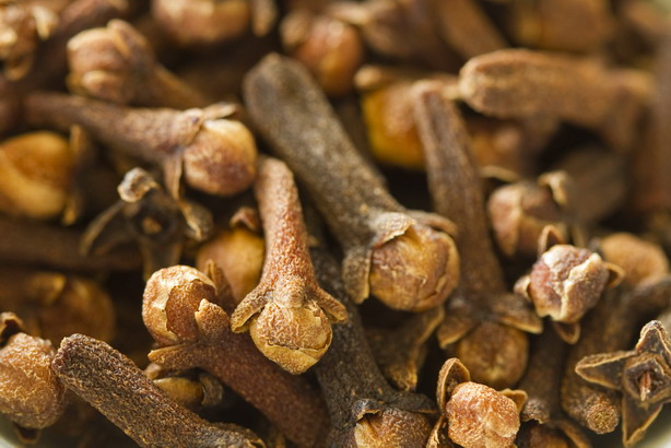 น้ำมันหอมระเหย กลิ่น กานพลู ( Cloves ) Essential Oil