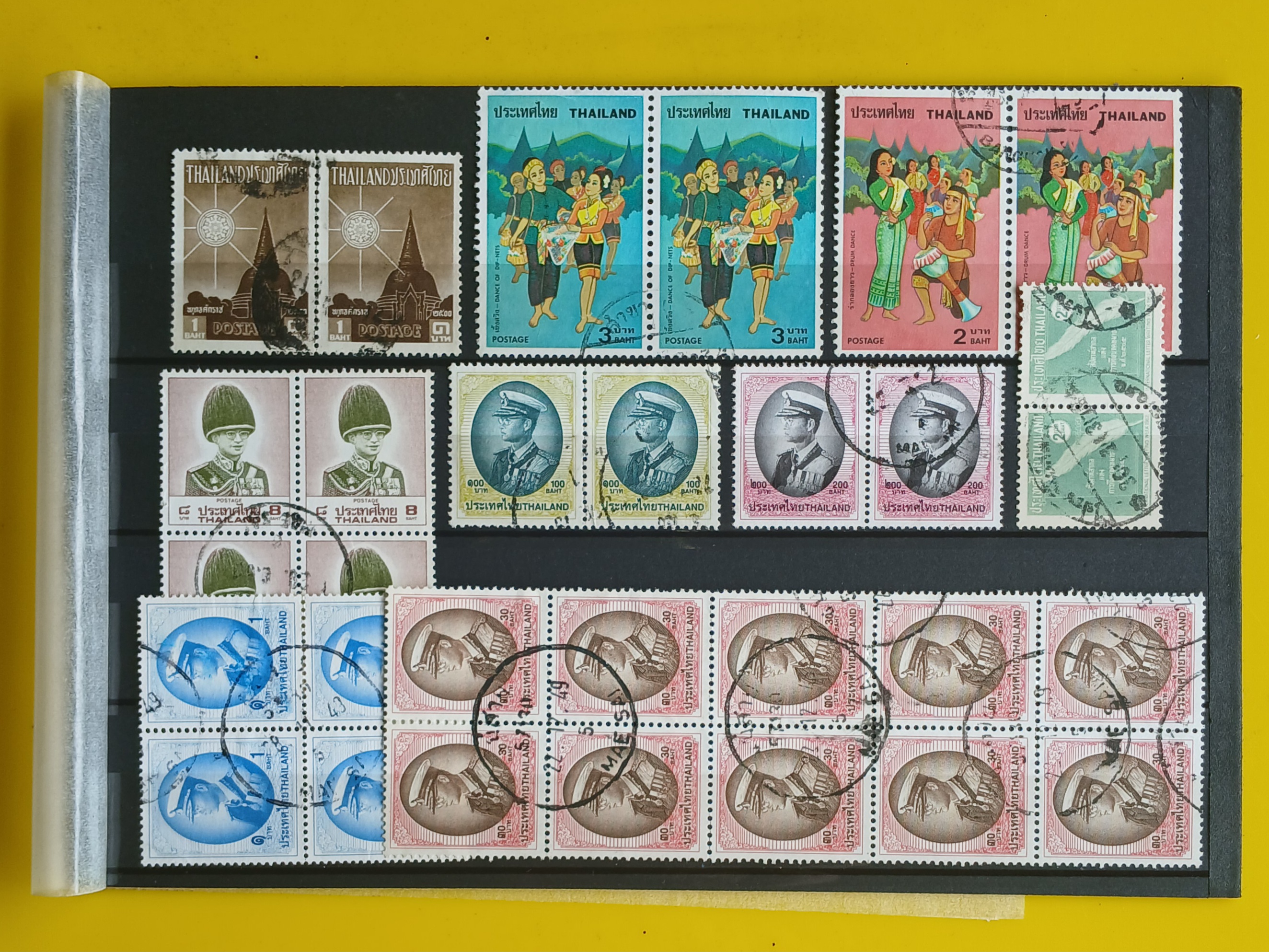 แสตมป์ไทยใช้แล้ว มีบล็อก,คู่,ดวงติดกัน มีหน้าดวง 100,200 บาท ส่งพร้อมเม้าท์ตามภาพครับ (B1,B2)