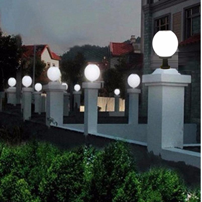 X2 ได้ 2 โคม สุดคุ้ม ! Solar Lamp โคมไฟหัวเสาโซล่าเซลล์ ทรงกลม 20 CM เเสงขาว โคมไฟพลังงานเเเสงอาทิตย์ เหมาะสำหรับใช้ติดเป็นโคมไฟหัวเสาโซล่าเซลล์หน้าบ้านหรือทางเดิน จำนวน 2 โคม