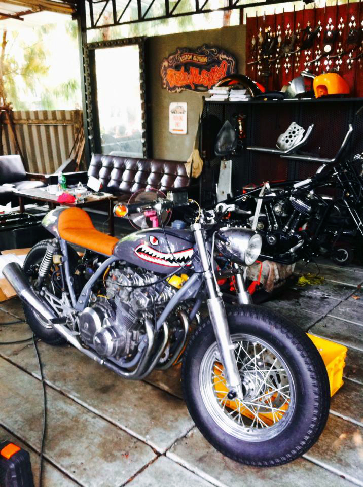 Shark brat style งานเพ้นท์สี ใส่ลาย oil tank