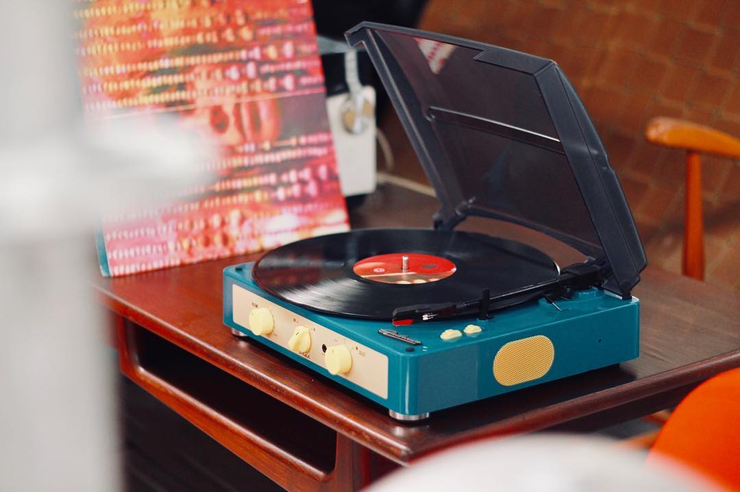 เครื่องเล่นแผ่นเสียง Gadhouse Brad Retro MK2 Turntable สี Retro Green โมเดล 2024 ประกันศูนย์ไทย Mark 2 รุ่นใหม่ล่าสุด