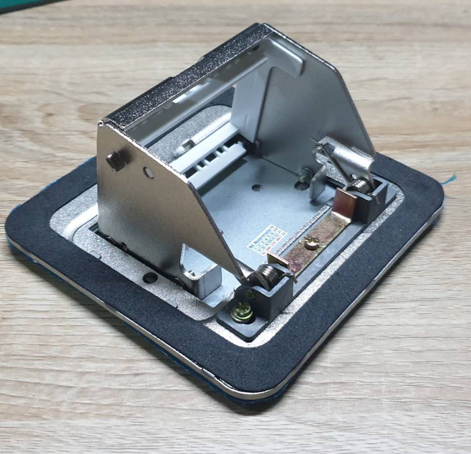 POP-UP HDMI VGA RCA (สีเงิน)