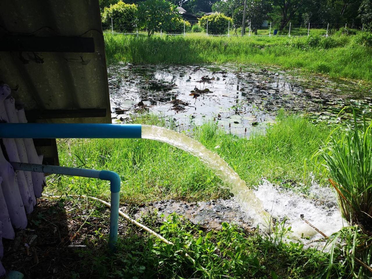 อินเวอร์เตอร์ ไฮบริดเเท้ ปั้มน้ำโซล่าเซลล์ 2.2 KW 3HP คุณภาพสูง สูบน้ำเเรง ใช้เเผงน้อย ปัมโซล่าเซล อินเวอร์เตอร์ไฮบริด 3 เฟส