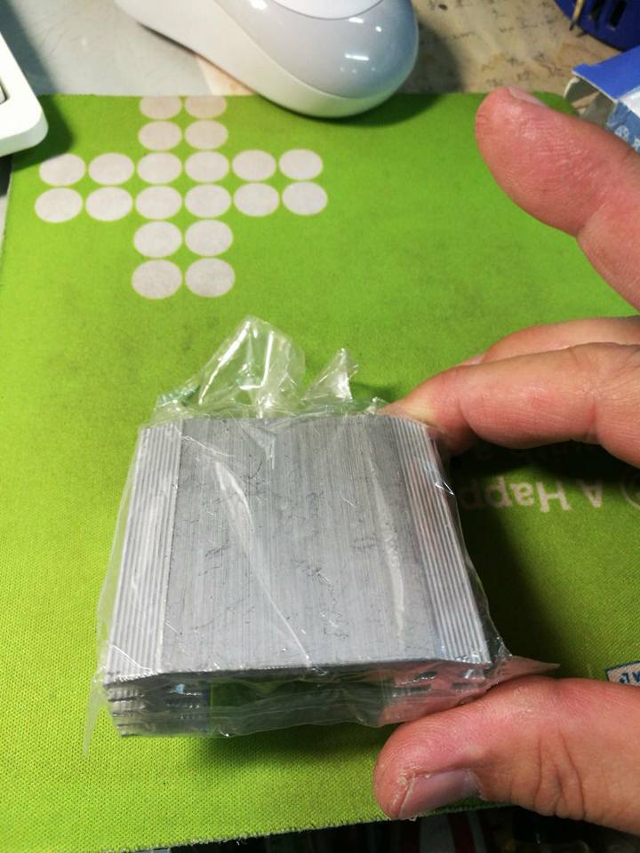 ฮีทซิ้งรุ่น820Aขนาดกว้าง60xยาว60xหนา22mm.ราคาตัวละ