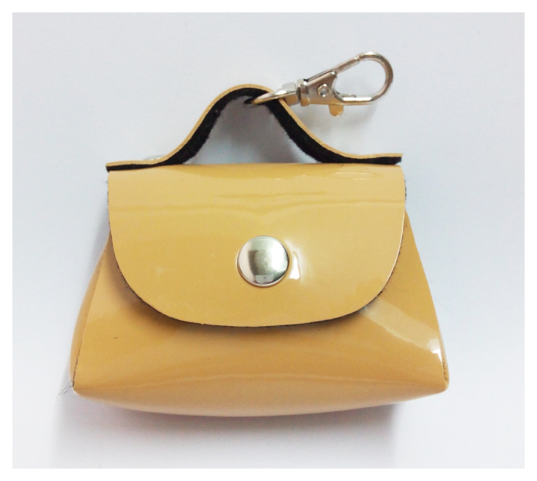 (mp-0020) กระเป๋าจิ๋วไม่มีลาย สีครีม ผิวมัน
