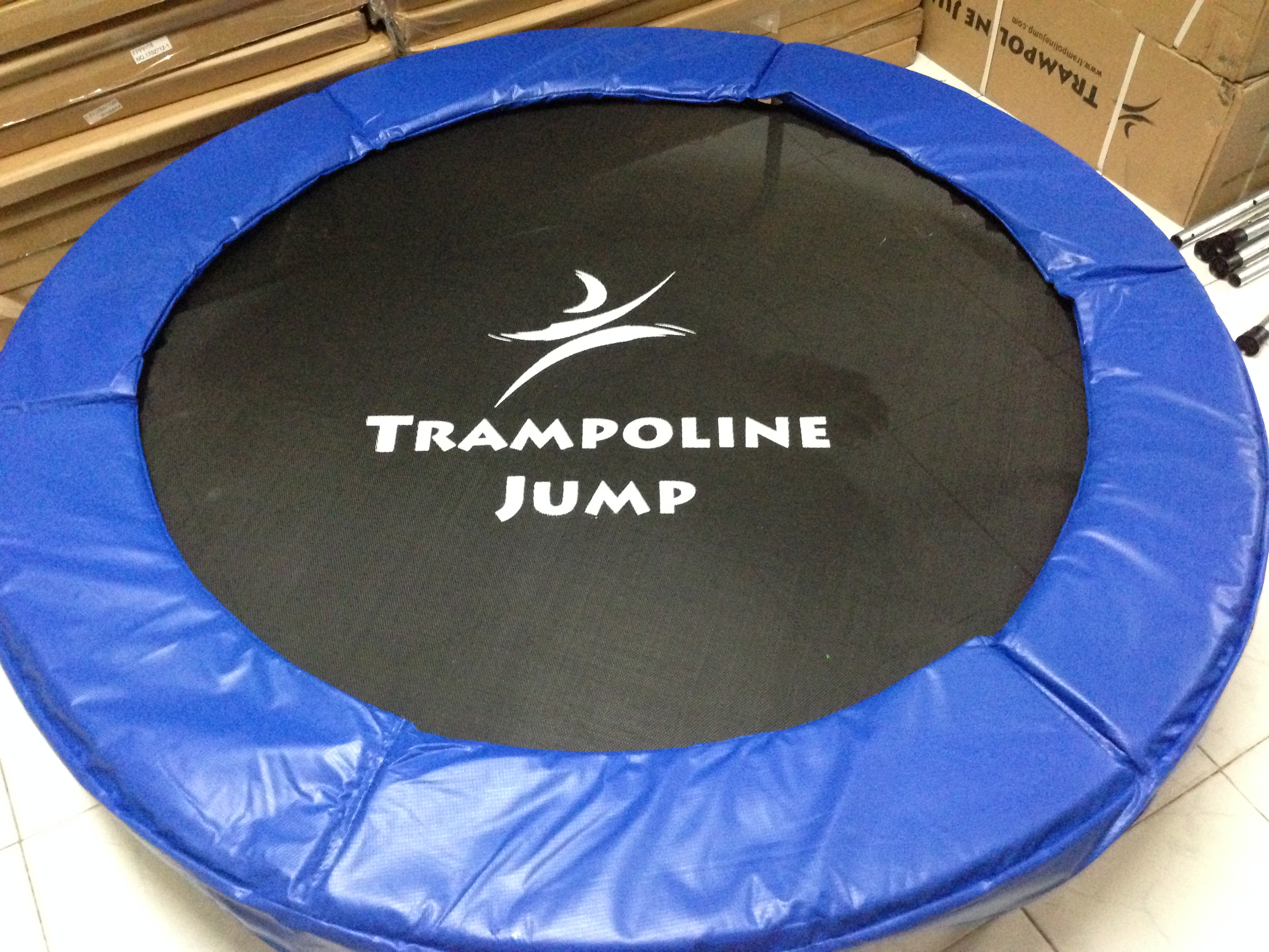 แทรมโพลีน 55 นิ้ว สปริงบอร์ด ออกกำลังกายเพิ่มความสูง รับน้ำหนักได้ 100 kg สำหรับบ้านพื้นที่น้อยๆ