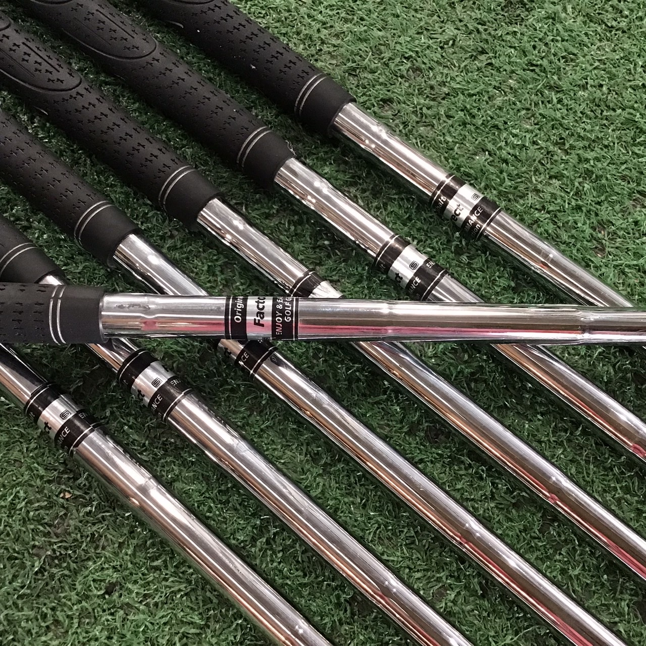 ไม้กอล์ฟ Larouge : LOW WEIGHT / Factory Direct ก้านเหล็ก