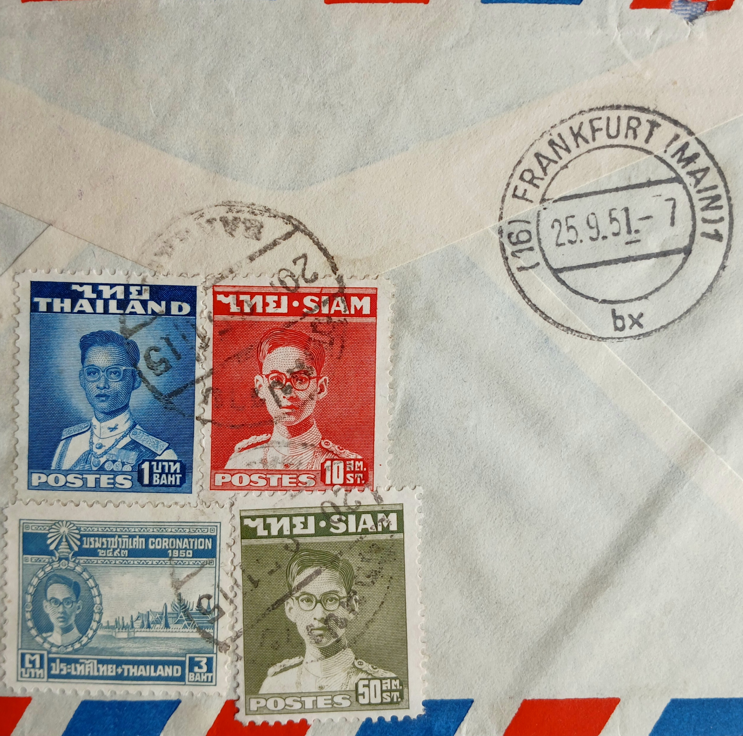 s3479-ซองจดหมายเก่า BANGKOK-GERMANY ป้ายR /SIAM ป.ณ.ป้อมปราบ /REGISTERED ติดแสตมป์พระรูป ร.9 SIAM ปี 2492, THAILAND 2494, บรมราชาภิเษก 2493 (ราคาหน้าดวง รวม 4 บาท 60 สตางค์) มีตราประทับป้อมปราบ 1951, ไปรษณีย์กลาง 2494, FRANKFURT 1951