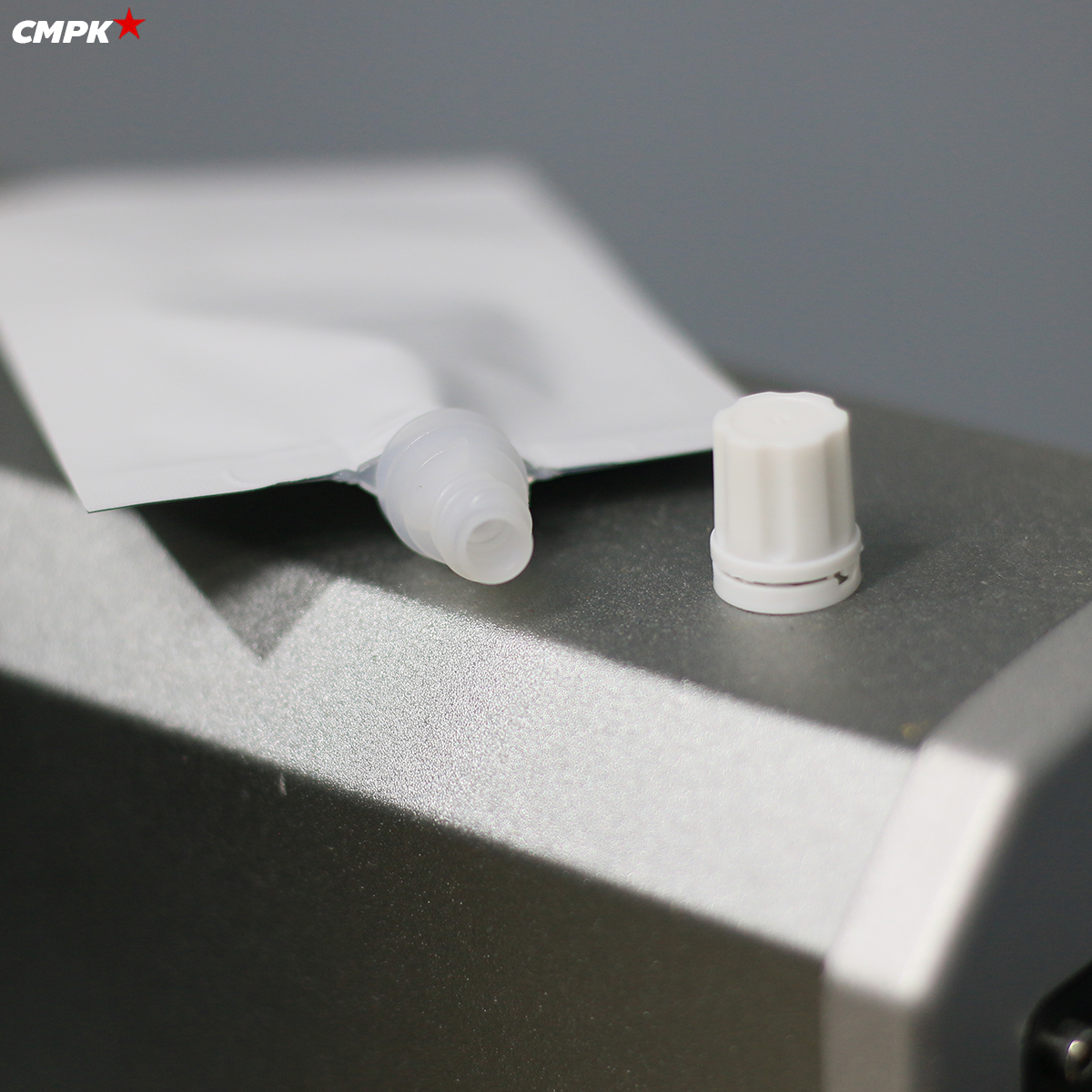 (100 ใบ) ซองครีม มีฝา สำเร็จรูป 10-20 มล. แบบมีจุกหมุนเปิดปิด สีขาวเงา เกรดเดียวกับใน shop