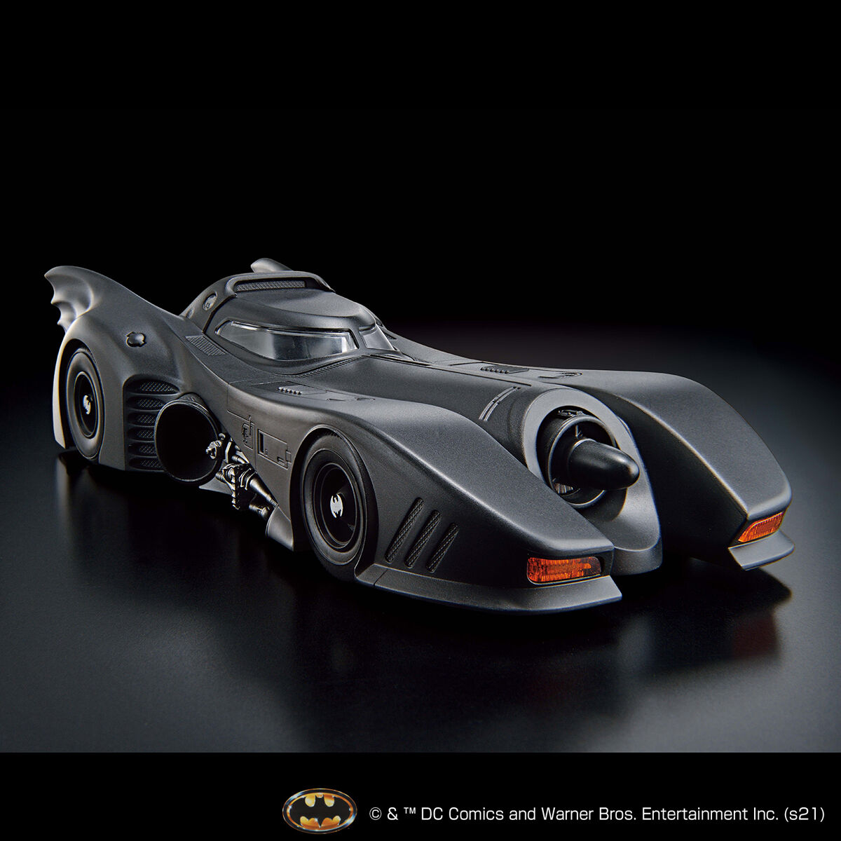 1062185 BANDAI SPIRITS DC COMIC 1/35 SCALE MODEL BATMOBILE (BATMAN VER.)