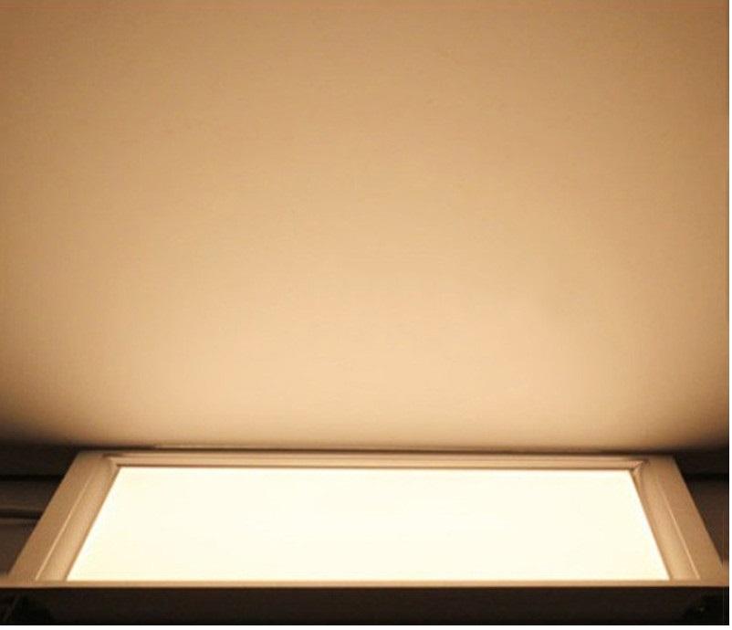 LED Panel Light โคมไฟฝังฝ้าติดเพดาน ขนาด 60×60 รุ่นสลิม บางพิเศษ แสงวอร์มไวท์ เหมาะสำหรับใช้กับฝ้าทีบาร์ T-Bar ฝ้าฉาบเรียบ ฝ้ายิบซั่ม จำนวน 1 ชิ้น