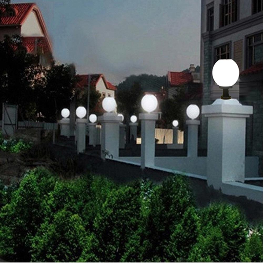 [ 10 โคม ] ส่งฟรี Solar Lamp ! โคมไฟหัวเสาโซล่าเซลล์ ทรงกลม 20 CM เเสงขาว โคมไฟพลังงานเเเสงอาทิตย์ เหมาะสำหรับใช้ติดเป็นโคมไฟหัวเสาโซล่าเซลล์หน้าบ้านหรือทางเดิน จำนวน 1 ชิ้น