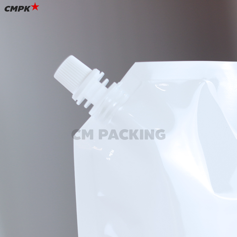 ถุงใส่น้ำ ขนาด 500 mL (20ใบ) แบบฝาเกลียว ติดจุก ถุงรีฟิล สีขาว ตั้งได้