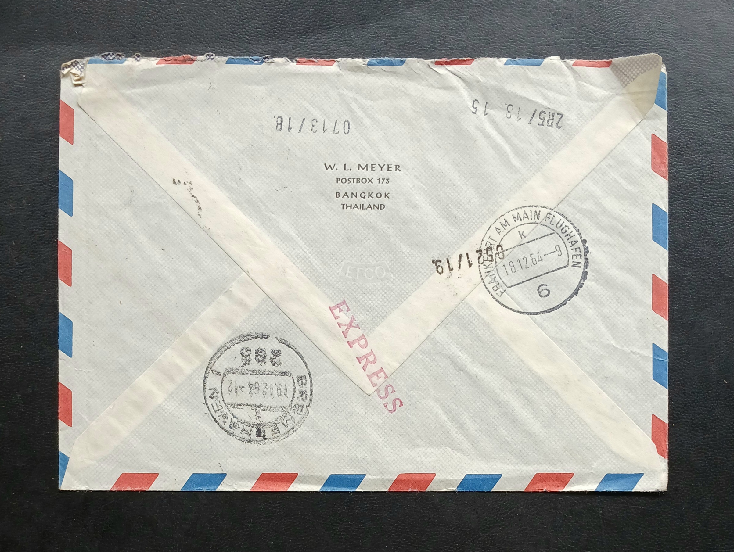 ซองจดหมายเก่า ปี 2507 (1964) BANGKOK-WESTERN GERMANY EXPRESS ติดแสตมป์พระรูป ร.9 ชุดสี่ ปี 2506, ร.9 ครบ 3 รอบ ปี 2506, ยูนิเซฟ ปี 2507 มีตราประทับ ไปรษณีย์กลาง 1964, ตราเยอรมนี เมืองท่าเรือ 285 BREMERHAVEN 1964, ตรา FRANKFURT 1964