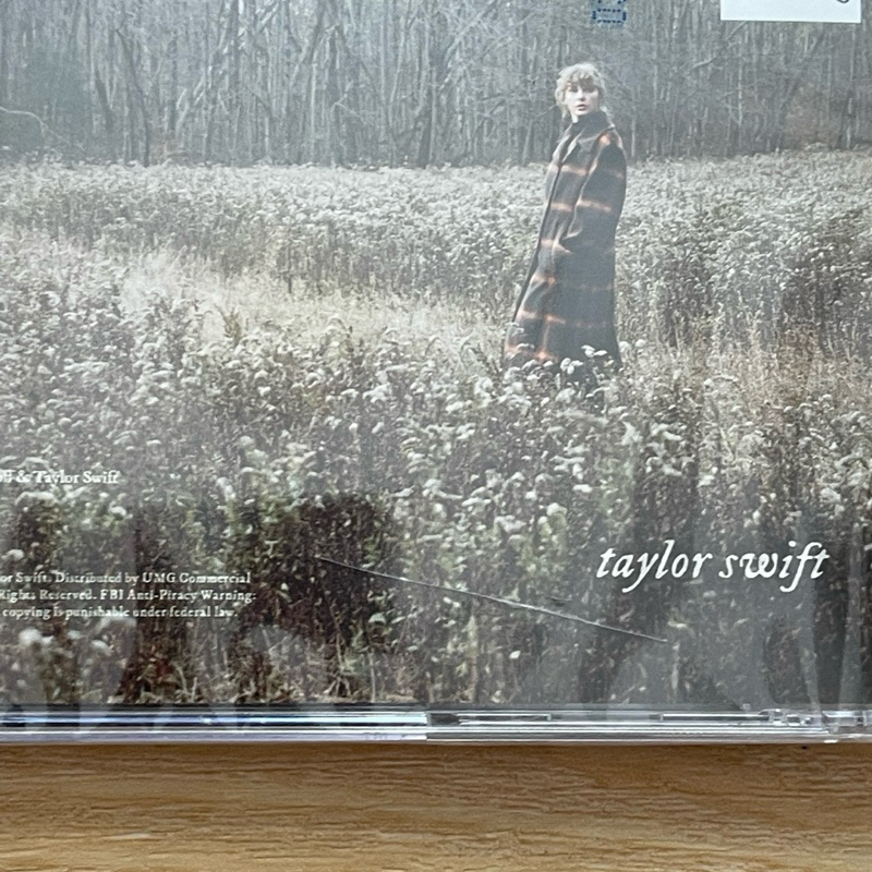แผ่นซีดี CD Taylor Swift - Evermore ,CD, Album, Deluxe Edition ,Mexico มือหนึ่ง ซีล (กล่องมีรอยร้าว มีกล่องใบใหม่เปลี่ยน)