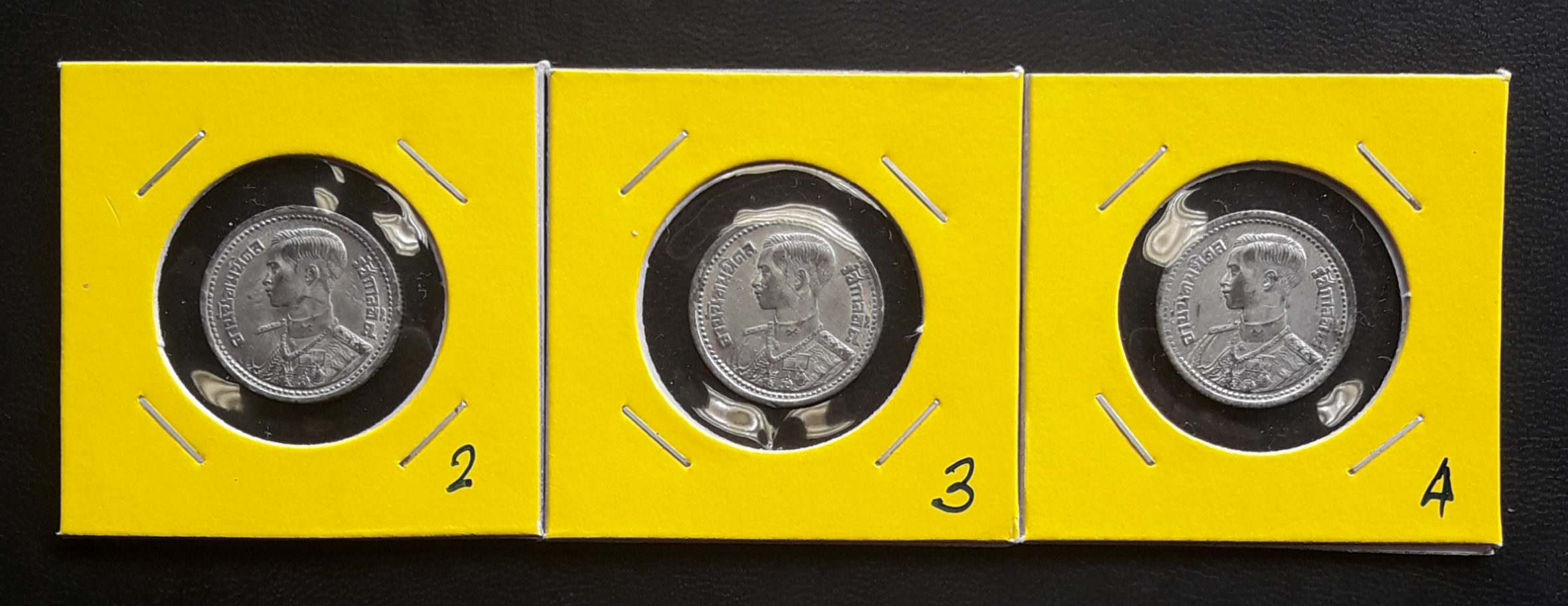 เหรียญรัชกาลที่ 8 หลังครุฑพ่าห์ ชนิดราคา 25 สตางค์ พ.ศ.2489 รวม 3 เหรียญ เนื้อดีบุก สภาพดี ยังมีผิวปรอท ใส่เม้าท์แล้ว