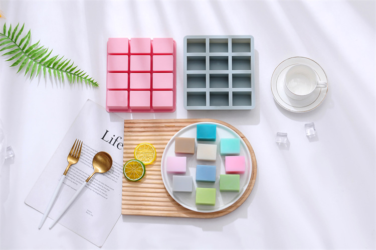 แม่พิมพ์ซิลิโคนสี่เหลี่ยม ขนาด60กรัม 12ช่อง