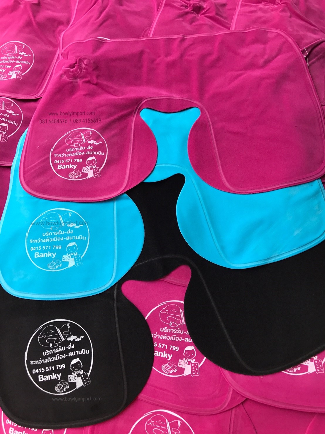 หมอนรองคอเป่าลม เนื้อผ้ากำมะหยี่ พร้อมสกรีนโลโก้