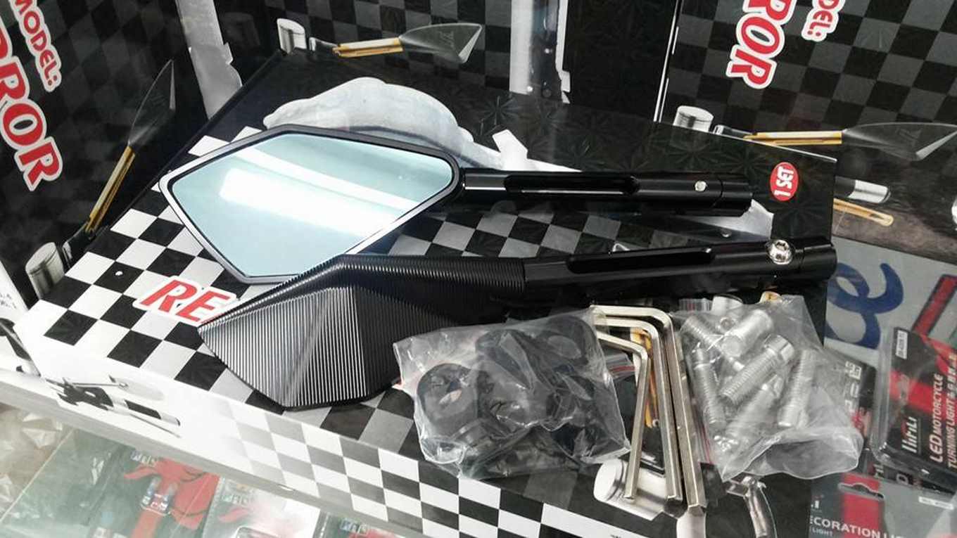 กระจกแต่ง ทรงห้าเหลี่ยม