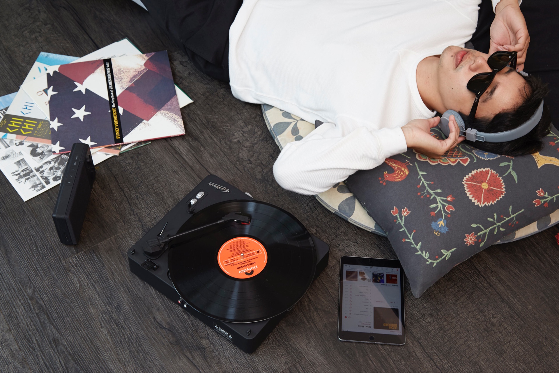 เครื่องเล่นแผ่นเสียง Gadhouse Brad Black edition