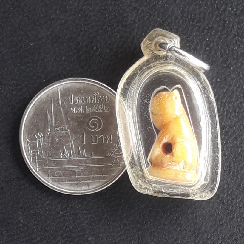 เสือ งานแกะเก่า ขนาดเล็ก ศิลป์ดี ไม่ทราบที่ พร้อมเลี่ยมครับ