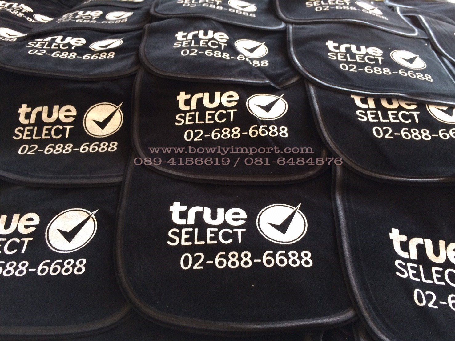 หมอนรองคอเป่าลม เนื้อผ้ากำมะหยี่ พร้อมสกรีนโลโก้