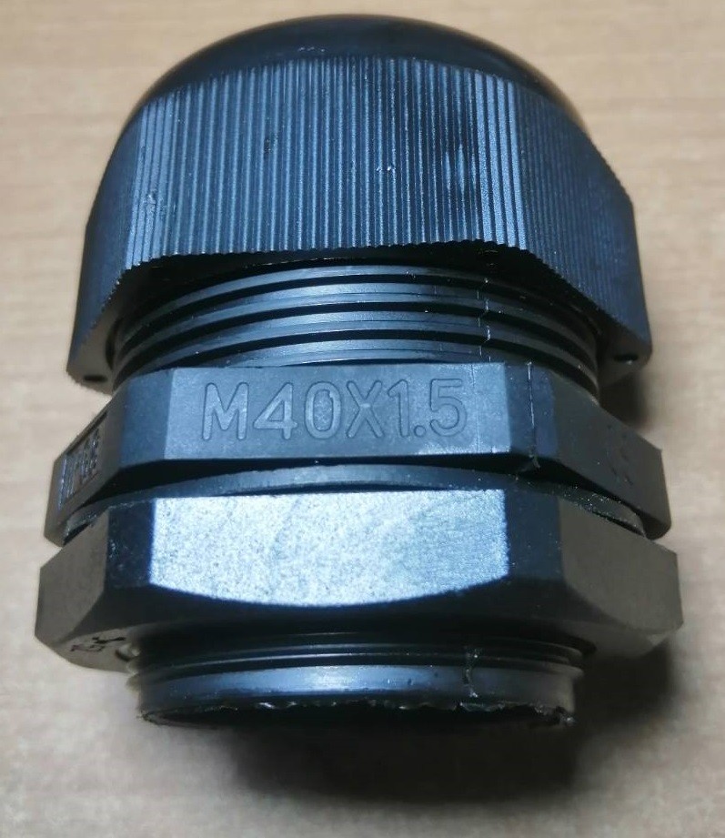 เคเบิ้ลแกลนสีดำ M40x1.5