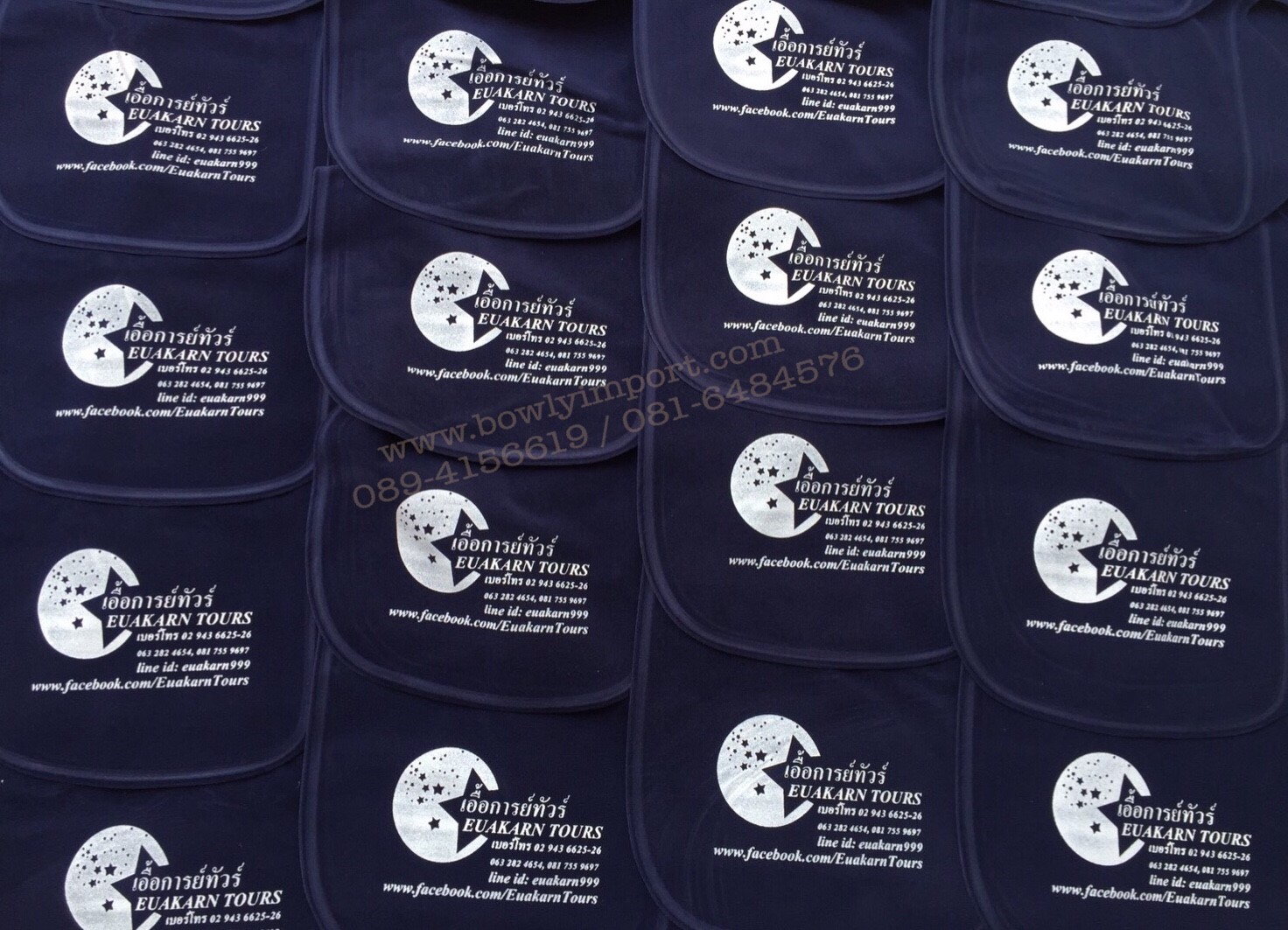 หมอนรองคอเป่าลม เนื้อผ้ากำมะหยี่ พร้อมสกรีนโลโก้