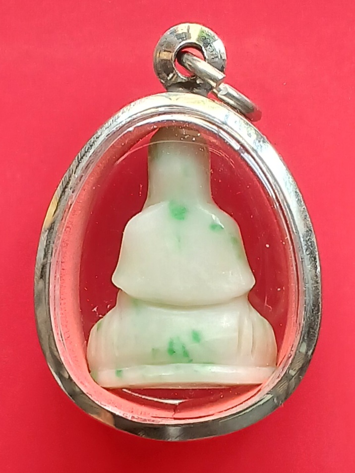 เจ้าแม่กวนอิม หินแกะสลัก ขนาดฐานกว้าง 2 cm. สูง 3 cm.งานช่างเชียงใหม่ วินเทจ เก่าเก็บ พร้อมกรอบสแตนเลสครับ