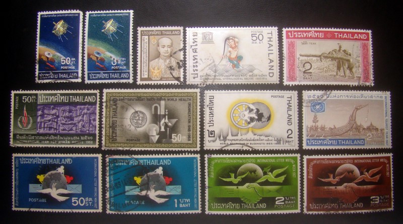 s2931-แสตมป์พระราชินี ครบ 3 รอบ พ.ศ.2511 จำนวน 3 ดวง + แสตมป์ปี 2510-11 จำนวน 9 ชุด/ 13 ดวง ใช้แล้ว ราคาเบา น่าสะสมครับ