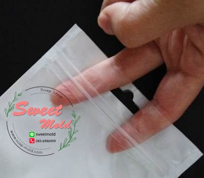 ซองซิปหน้าใสพื้นหลังขาวมีรูแขวน 100 ชิ้น (คลิกเพื่อเลือกขนาด)