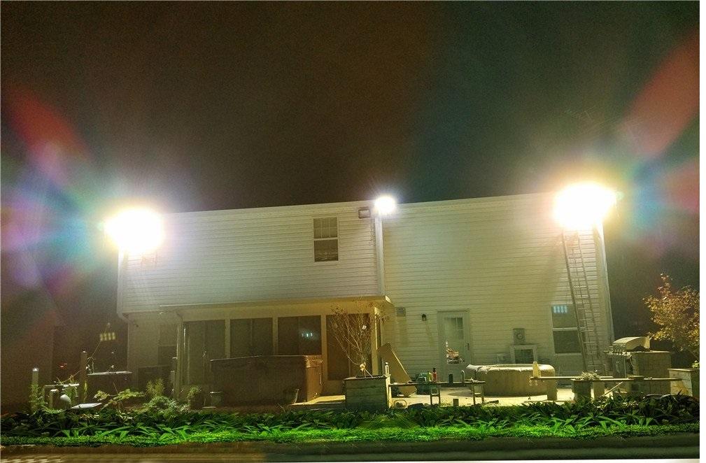โคมสปอร์ตไลท์ led 500W LED FLOODLIGHT 500 watt led spotlight Super Bright รุ่นตาโต เเสงพุ่ง งานคุณภาพ ทนทาน - โคมไฟเเอลอีดีสปอร์ตไลท์ วัตต์สูง ใช้สำหรับไฟส่องป้ายโฆษณา ไฟส่องสว่างนอกอาคาร สนามฟุตบอล ลานจอดรถ [ กดเลือกเเสง เเสงขาว white / เเสง warmwhite