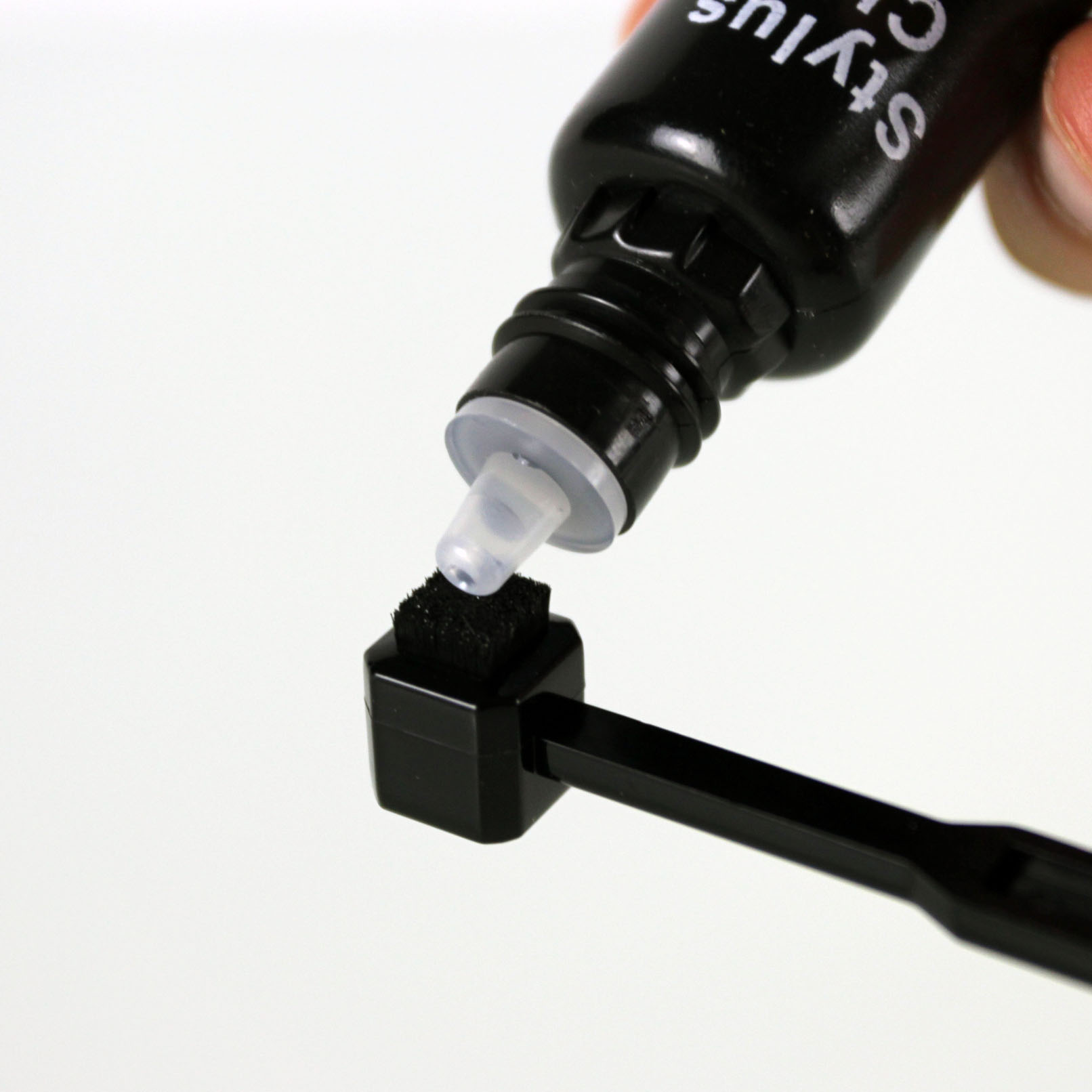 GOKA แปรงทำความสะอาดหัวเข็ม แปรงปัดฝุ่นหัวเข็ม 10ml.