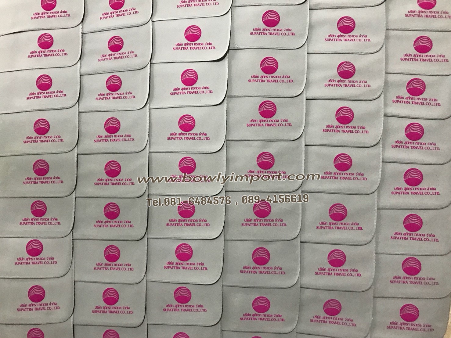 หมอนรองคอเป่าลม เนื้อผ้ากำมะหยี่ พร้อมสกรีนโลโก้