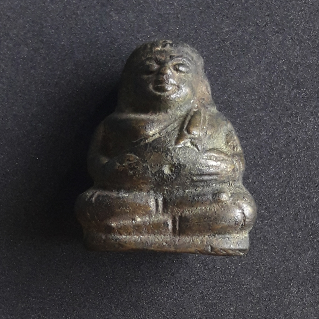 พระสังกัจจายน์ เนื้อทองผสม อุดกริ่งใต้ฐาน ขนาดฐานกว้าง 1 นิ้ว สุง 1.5 นิ้วครับ