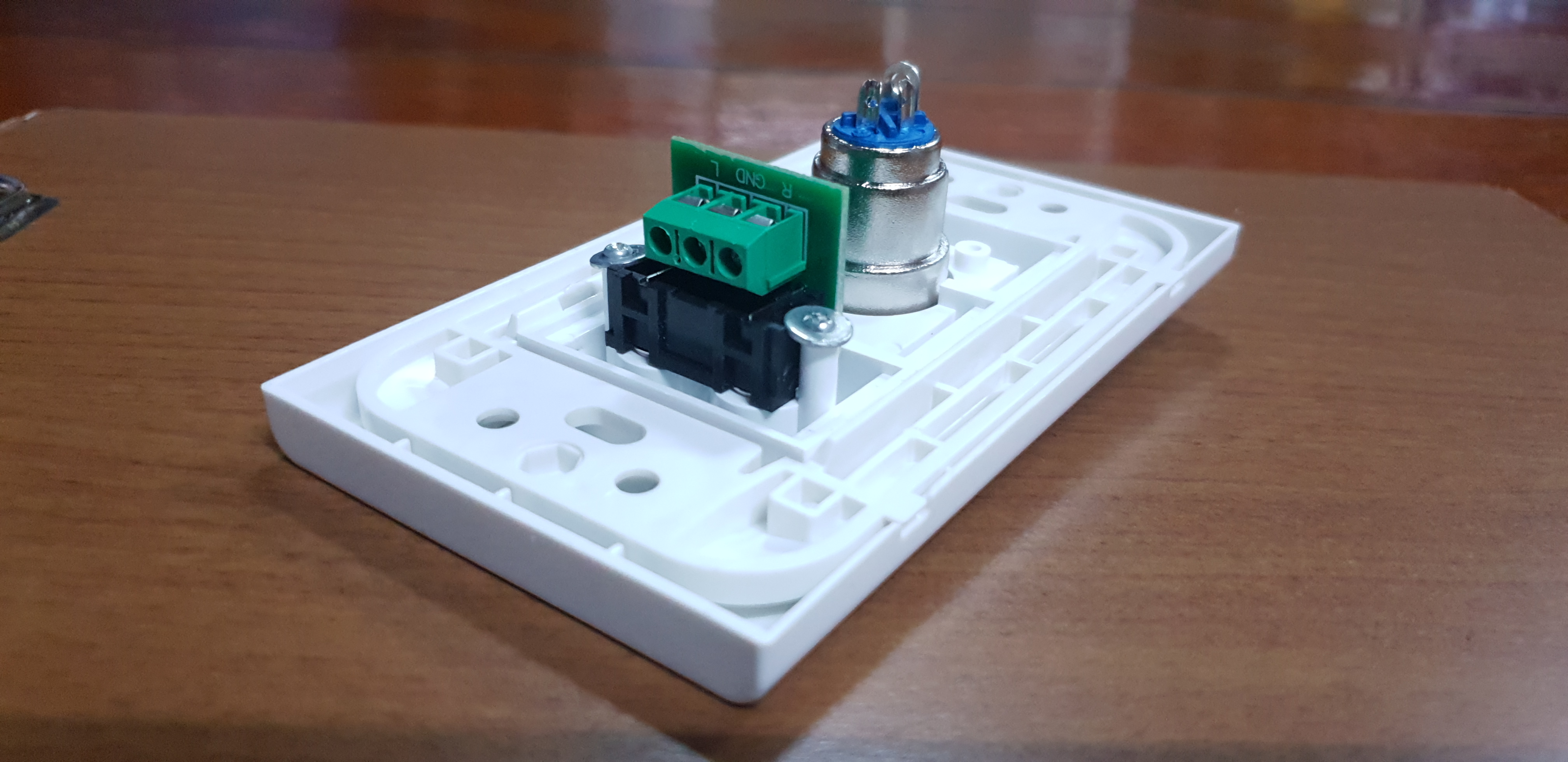 Wall plate XLR / RCA(Panasonic) (ขาว/ดำ)