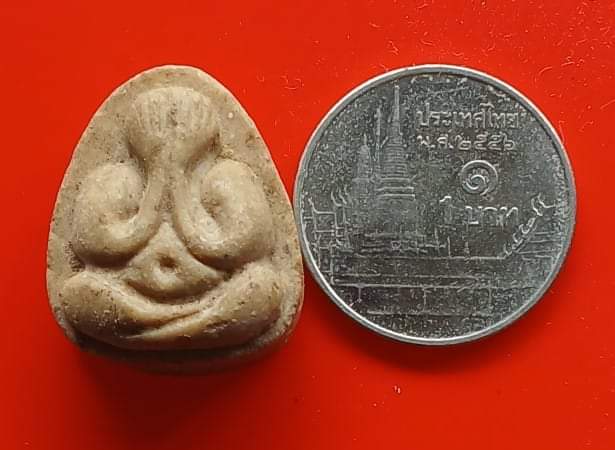 พระปิดตา วัดพระศรีสรรเพชญ เนื้อผงน้ำมันครับ