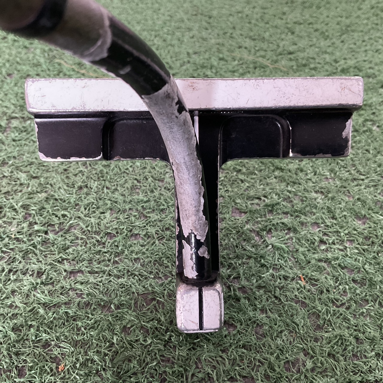 PUTTER a.m.c balance : White Polymen ก้านเหล็ก