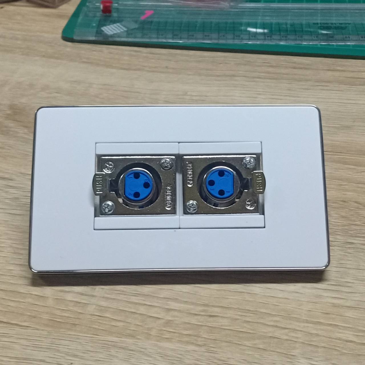 Wall Plate XLRเชื่อม (ขอบเงา)(2ช่อง)