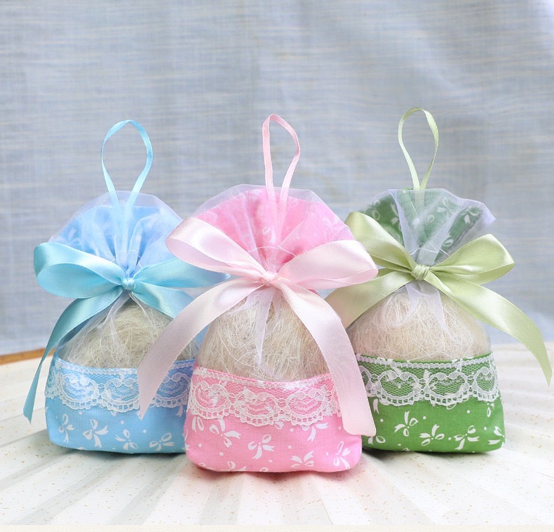 ถุงผ้าแต่งขอบลูกไม้ โชว์สินค้า พร้อมริบบิ้น ขนาด8.5x15cm แพ็ค 20 ชิ้น (สีฟ้า,สีชมพู,สีเขียว)