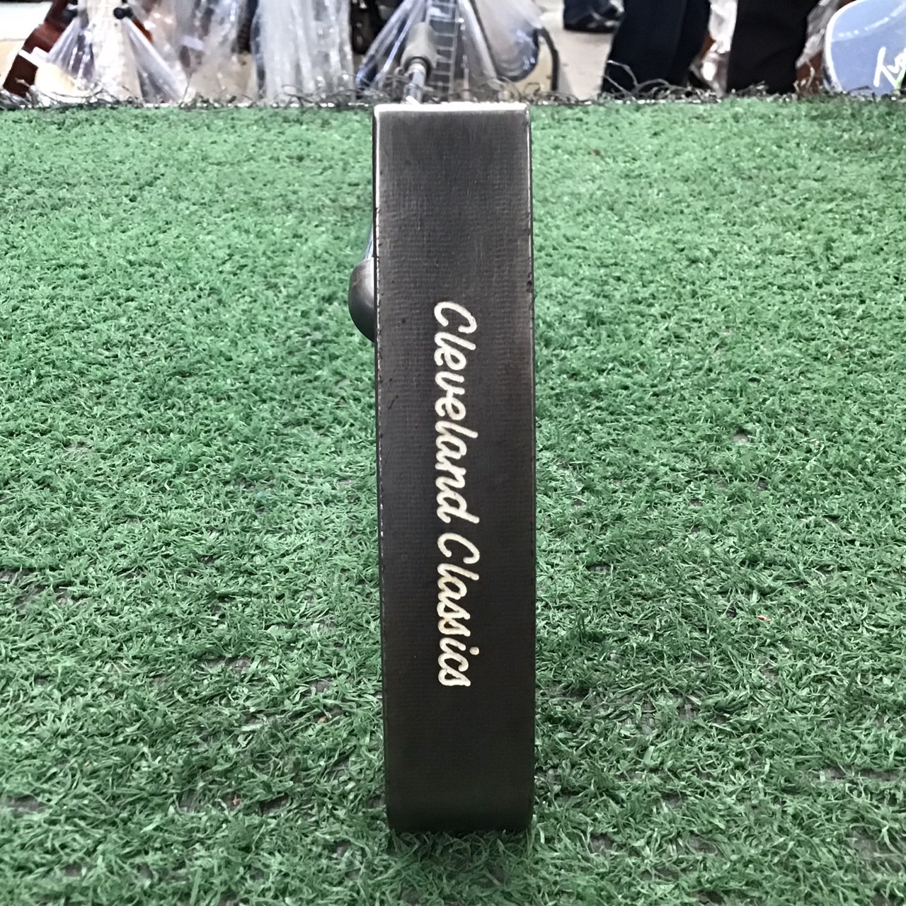 PUTTER Cleveland Classics : KG 8 MILLED ก้านเหล็ก