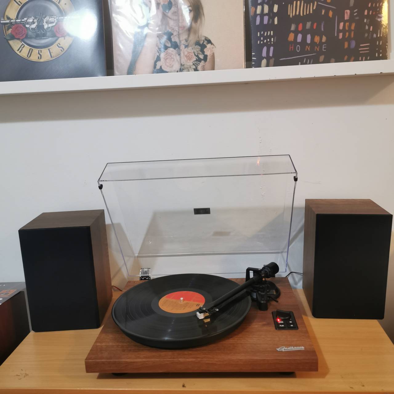 เครื่องเล่นแผ่นเสียง Gadhouse HENRY Hi-fi Turntable พร้อมลำโพง มือหนึ่ง รับประกันศูนย์ 1ปี