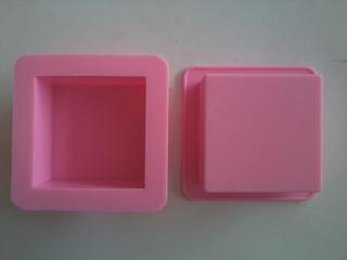 แม่พิมพ์ซิลิโคน สี่เหลี่ยมจัตุรัส 100g ขนาด 6 x 3 รหัสสินค้า: 000841