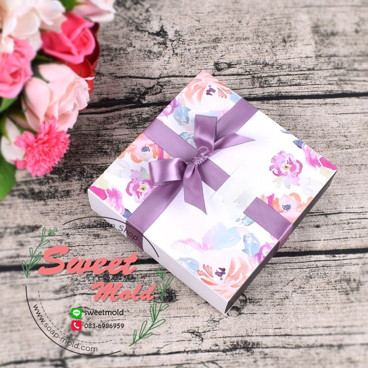 กล่องกระดาษถาดเลื่อนสีขาวลายดอกไม้ขาวชมพู 13.1x13.1x3.5 cm. 20 ชิ้น : 006537